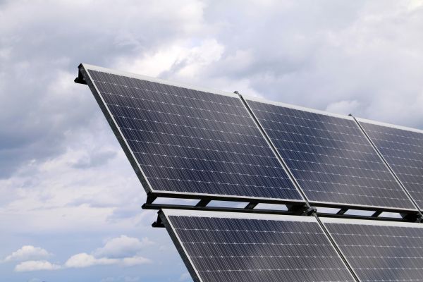 Économiser de l'énergie grâce aux panneaux solaires photovoltaïques