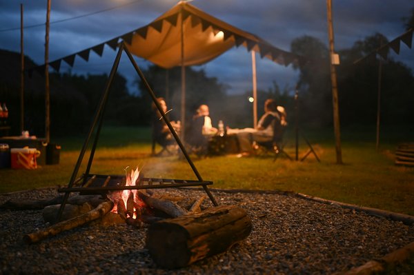 Peut-on s'attendre à des animations de soirée dans un camping 5 étoiles en Ardèche ?